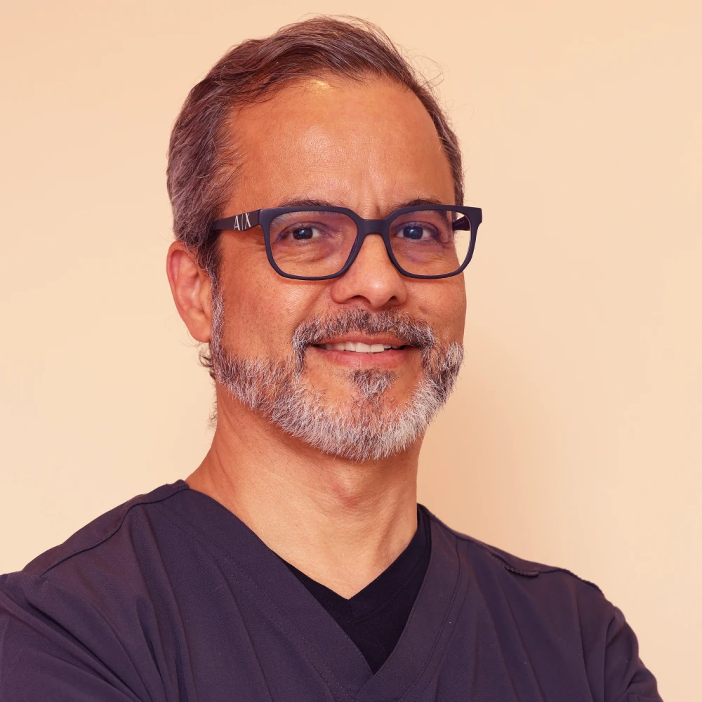 DR. FERNANDO COLOMBO
